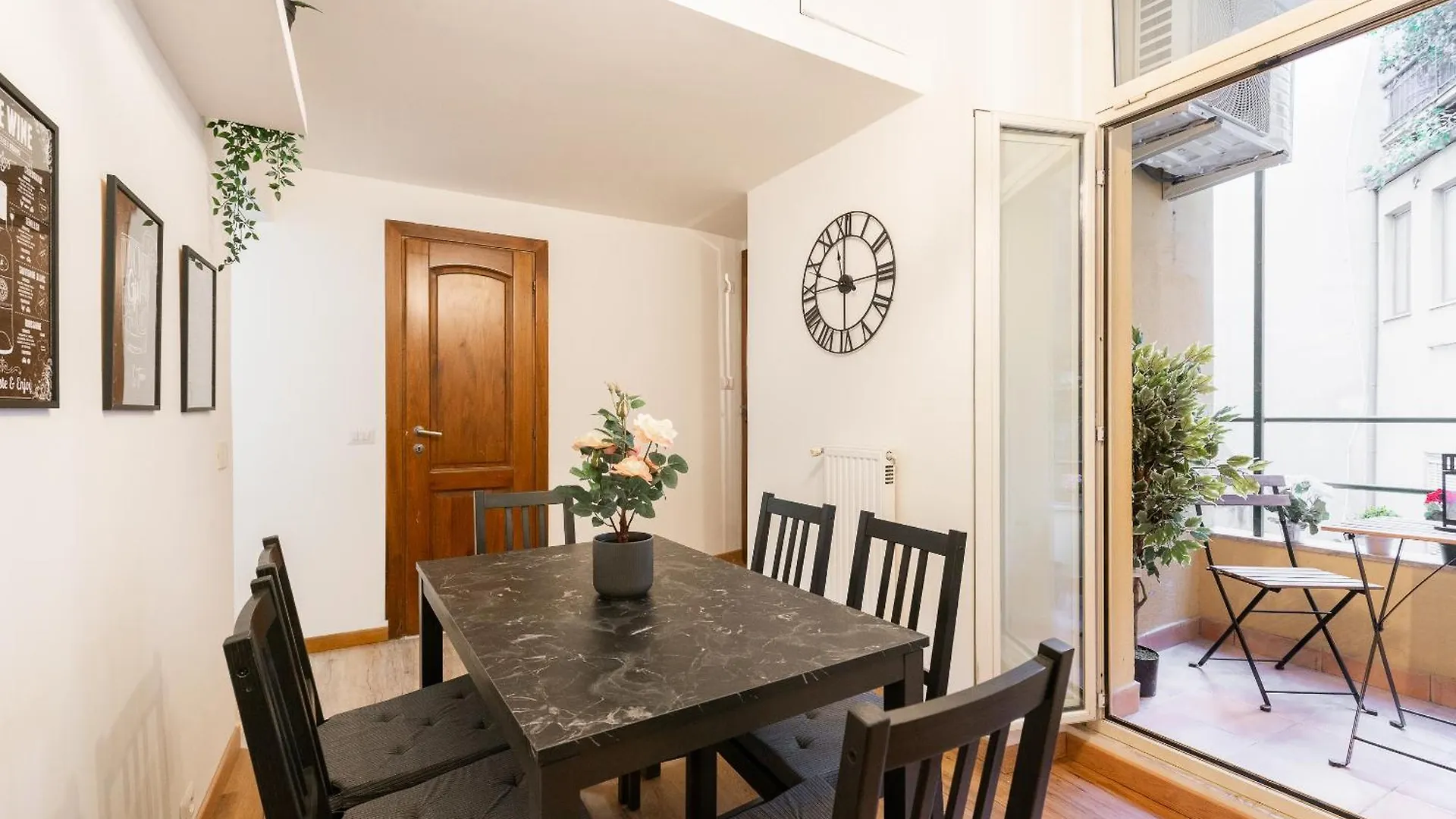 Appartamento Via Xxiv Maggio Rome Italie